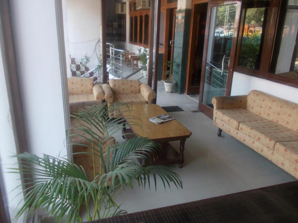 Hotel Oyo 19802 Anant Plaza 2*